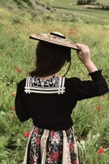 <img class='new_mark_img1' src='https://img.shop-pro.jp/img/new/icons14.gif' style='border:none;display:inline;margin:0px;padding:0px;width:auto;' />BONJOUR DIARY Sailor Blouse (Black Baby Cord)2025-AW