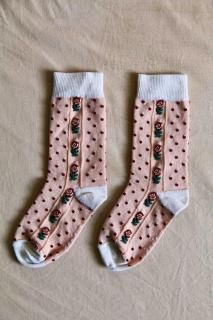 <img class='new_mark_img1' src='https://img.shop-pro.jp/img/new/icons14.gif' style='border:none;display:inline;margin:0px;padding:0px;width:auto;' />BONJOUR DIARY Dots Flowers Socks (Pink)2025-AW