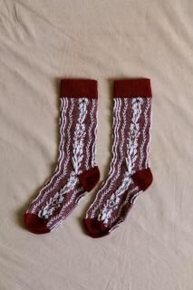 <img class='new_mark_img1' src='https://img.shop-pro.jp/img/new/icons14.gif' style='border:none;display:inline;margin:0px;padding:0px;width:auto;' />BONJOUR DIARY Twist Socks (Red)2025-AW