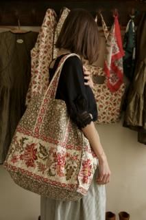 <img class='new_mark_img1' src='https://img.shop-pro.jp/img/new/icons14.gif' style='border:none;display:inline;margin:0px;padding:0px;width:auto;' />Surann&#233;Market Bag (Leat Print)2025-AW