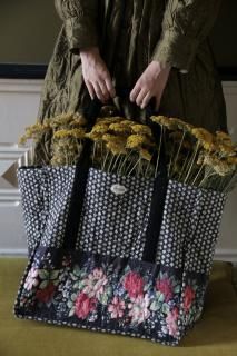 <img class='new_mark_img1' src='https://img.shop-pro.jp/img/new/icons14.gif' style='border:none;display:inline;margin:0px;padding:0px;width:auto;' />Surann&#233;Market Bag (Proven&#231;al Print)2025-AW