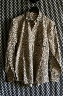 <img class='new_mark_img1' src='https://img.shop-pro.jp/img/new/icons14.gif' style='border:none;display:inline;margin:0px;padding:0px;width:auto;' />Surann&#233;Mixed Shirt Adult Size (Leaf Print) 2025-AW