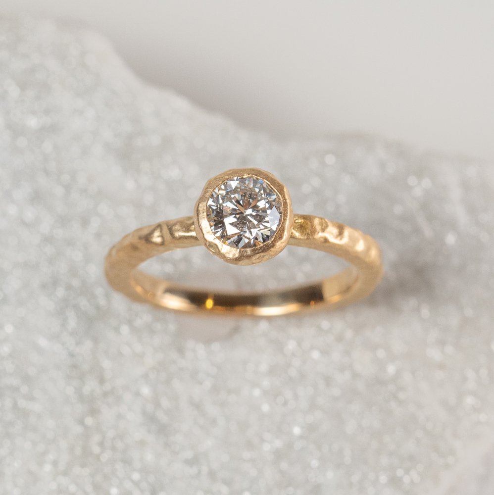 N1  K18YG luxe diamond ring 0.7ct