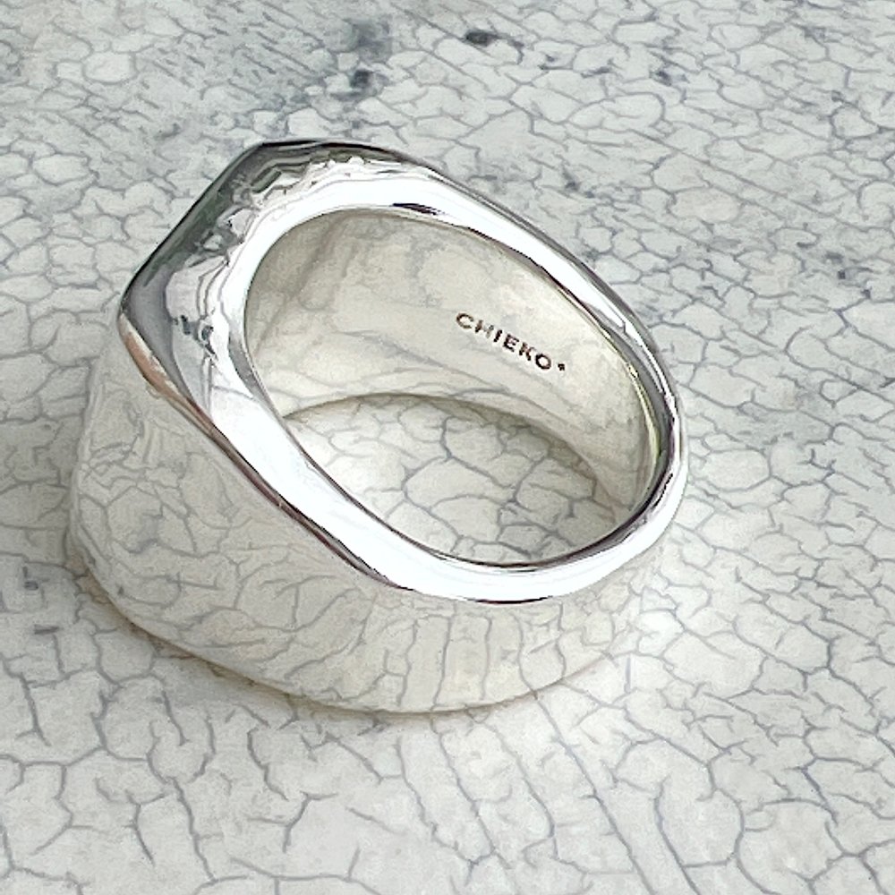 Lulu signet ring † silver（blackは10号のみ在庫あり） - CHIEKO+