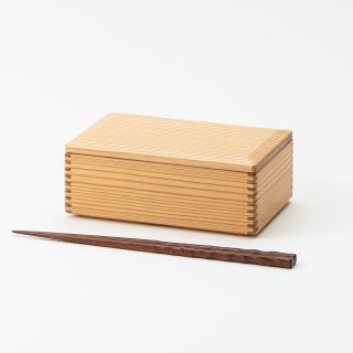 黒木クラフト工房・みやざき杉の弁当箱・中サイズ（16×10cm）