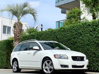 2012 Volvo V50 Classic <br/>1 owner Leather & Sunroof  <br/>29,000km
