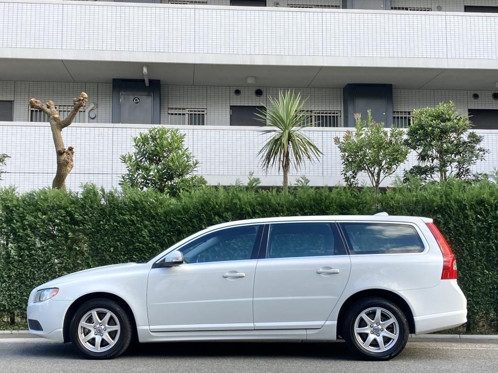 2010 Volvo V70 2.5T1 owner Aisin AT - BAY GARAGE - ベイ