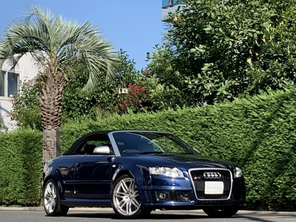 1/18 アウディ　RS4 カブリオレ　A4 オープンカー　ミニカー　ブラック 1/18 アウディ RS4 カブリオレ A4 オープンカー ミニカー