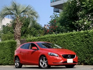 2016 Volvo V40 D4 SE</br>1 owner Leather Interior</br>16,000km 