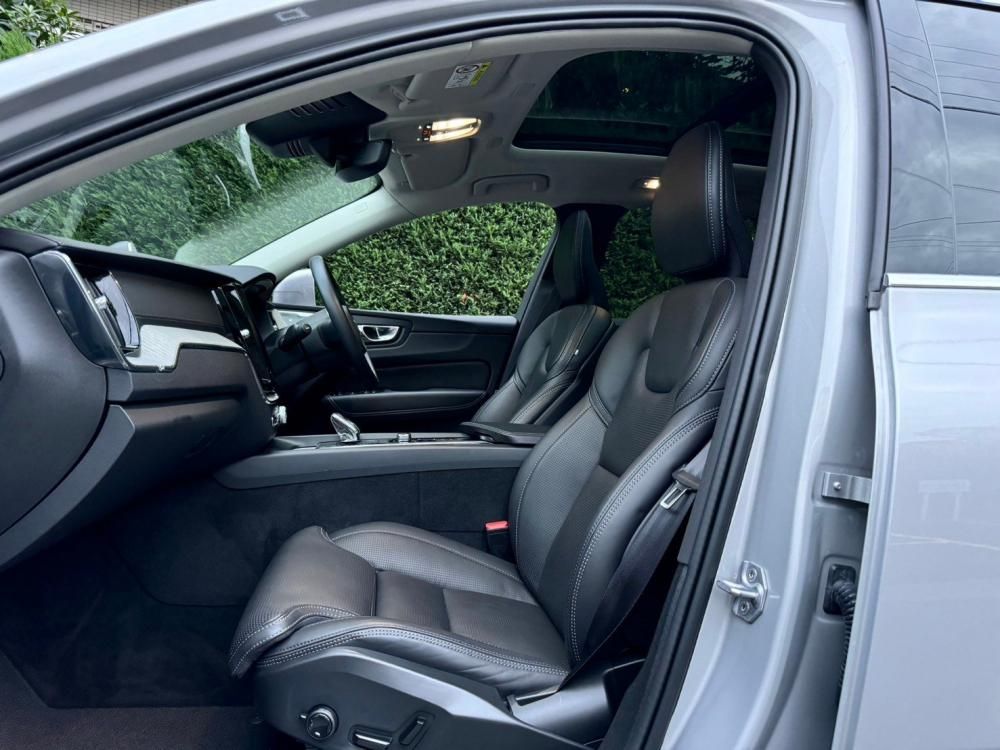 2022 Volvo XC60 T8 AWD RPHInscription / Sunroof 29,000km 2022 Volvo XC60 T8 AWD RPHInscription / Sunroof 29,000km
