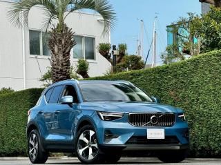 2023 Volvo XC40 B4 Ultimate </br>1 owner / AWD / Sunroof </br>43,000km 