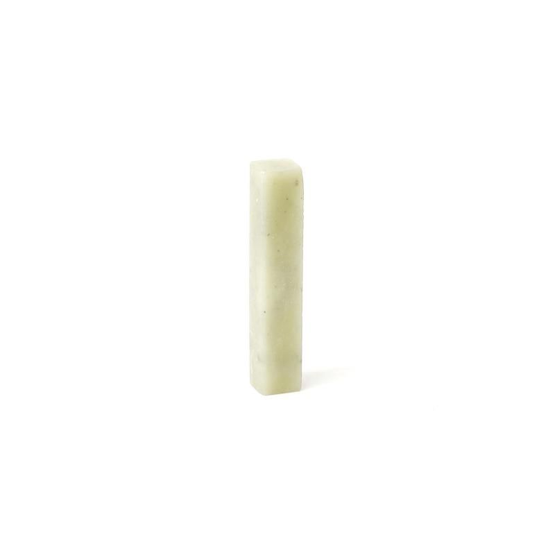 純白青田石 1.8cm角 高5.0cm - 書道用品、墨、墨液、紙、筆を卸 純白青田石 1.8cm角 高5.0cm - 書道用品、墨、墨液、紙、筆を卸