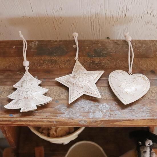 <img class='new_mark_img1' src='https://img.shop-pro.jp/img/new/icons12.gif' style='border:none;display:inline;margin:0px;padding:0px;width:auto;' />ホワイトオーナメント 3種アソート