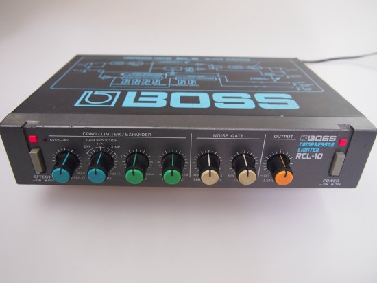 BOSS RCL-10 - Geek IN Box