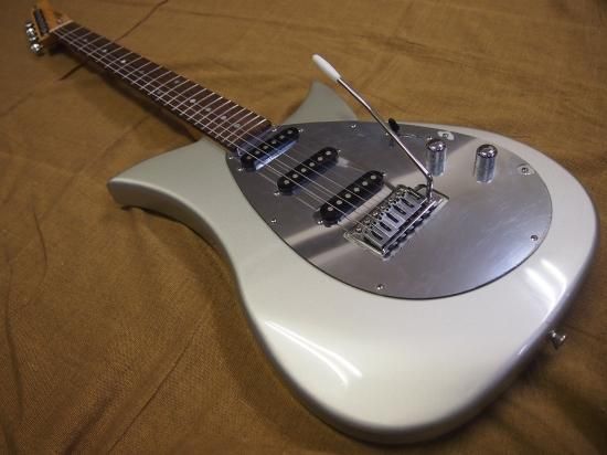 Tokai Blazing fire silver - Geek IN Box Tokai Blazing fire silver - Geek IN Box