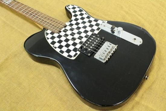 Squier Avril Lavigne Telecaster - Geek IN Box Squier Avril Lavigne Telecaster - Geek IN Box