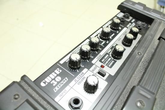 ベース Roland cube-20 base Roland CUBE-20XL BASS - Compact Bass Amplifier/Speaker CB-20XL