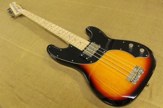 Squier Vintage Modified Telecaster Bass - Geek IN Box Squier Vintage Modified Telecaster Bass - Geek IN Box