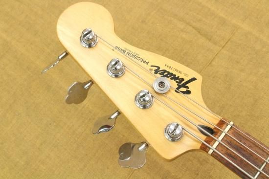 Fender Standard Precision Bass made in MEX - Geek IN Box