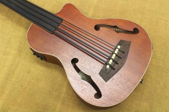 【中古品】ウクレレベース Aria AUB-CE/FL Aria アリア AUB-CE/FL【ウクレレベース フレットレス 】 送料