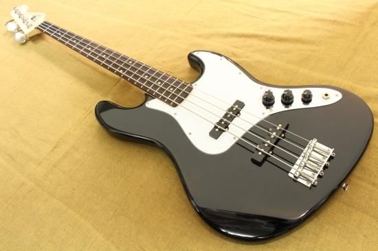 Squier by Fender Affinity Jazz Bass BLK - Geek IN Box