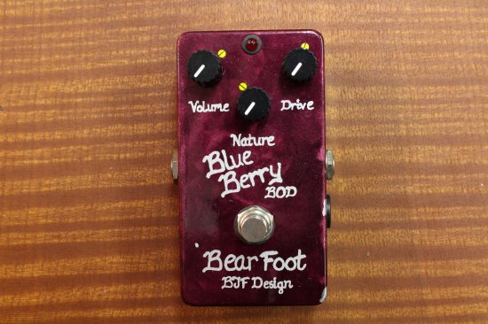 BearFoot Effects BlueBerry Bass Overdrive - Geek IN Box