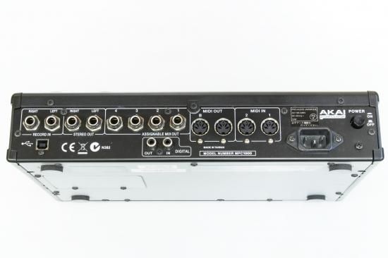 AKAI MPC 1000 - Geek IN Box AKAI MPC 1000 - Geek IN Box