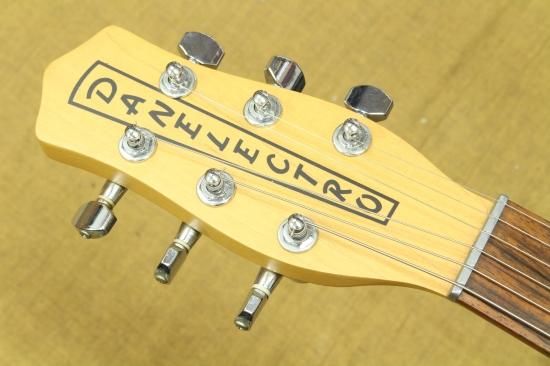Danelectro DC-3 - Geek IN Box Danelectro DC-3 - Geek IN Box