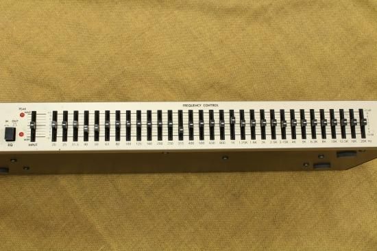 Vestax GE-31A GRAPHIC EQUALIZER - Geek IN Box
