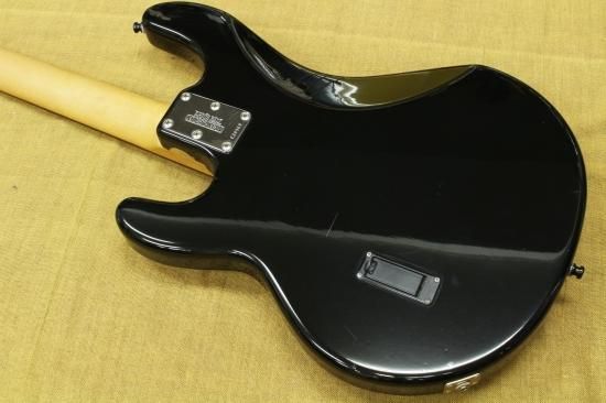 Musicman Stingray BLK Matching Head with Original Hard Case Musicman Stingray BLK Matching Head with Original Hard Case