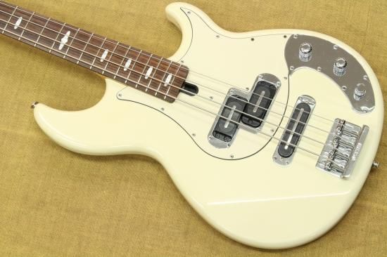 【訳アリ】Yamaha bb1024x ホワイト DISC Yamaha BB1024X Bass Guitar, Vintage White at Gear4music
