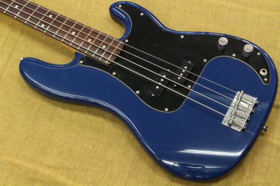 Squier Precision Bass Blue - Geek IN Box
