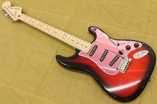 Squier Standard Stratocaster L'Arc-en-Ciel Ken mod. - Geek Squier Standard Stratocaster L'Arc-en-Ciel Ken mod. - Geek