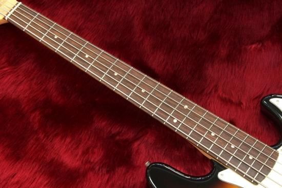 Squier Affinity Jazz Bass V 3TS 4.17kg - Geek IN Box Squier Affinity Jazz Bass V 3TS 4.17kg - Geek IN Box