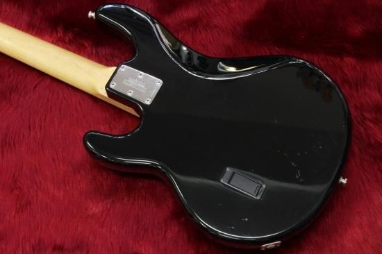 Musicman Stingray EX BLK 4.02kg - Geek IN Box