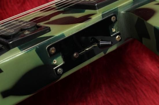 HONDO AK47 マシンガン　エレキギター This AK-47 guitar. What a shreading machine! : r