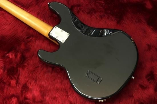 ERNIE BALL MUSICMAN Stingray Black 2004 BLK 4.58kg #E44562 - Geek