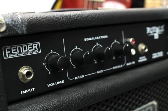 Fender RUMBLE 15 Bass Amp - Geek IN Box