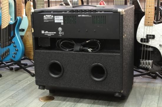 ampeg BA-115 - Geek IN Box