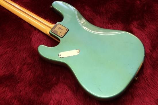 Fender USA American Deluxeシリーズ プレシジョンベース