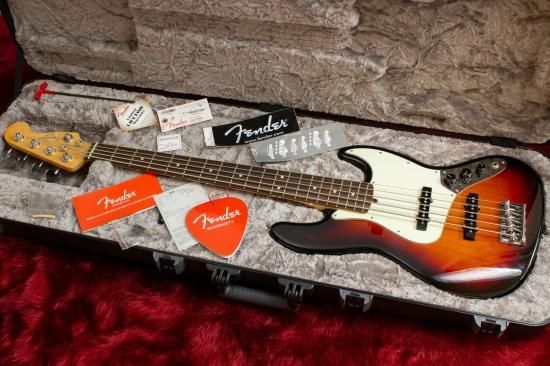 Fender USA American Professional Jazz Bass V 3TS 4.41kg