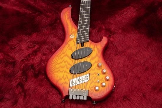 Maruszczyk Instruments FROG Omega5a価格相談可 used】MARUSZCZYK Frog Omega 5st Headless Quilted Ash Top #017331