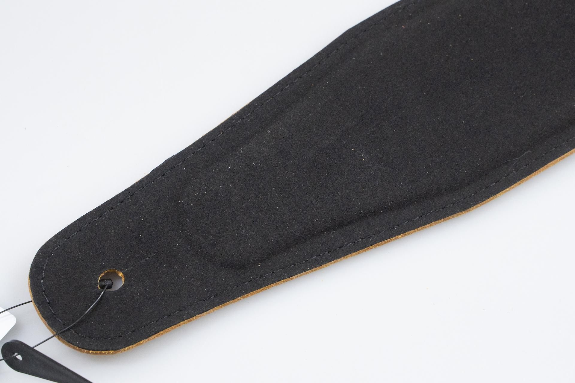 ベース Richter Beaver's Tail Worn Black over the field website Richter Straps Beaver's Tail