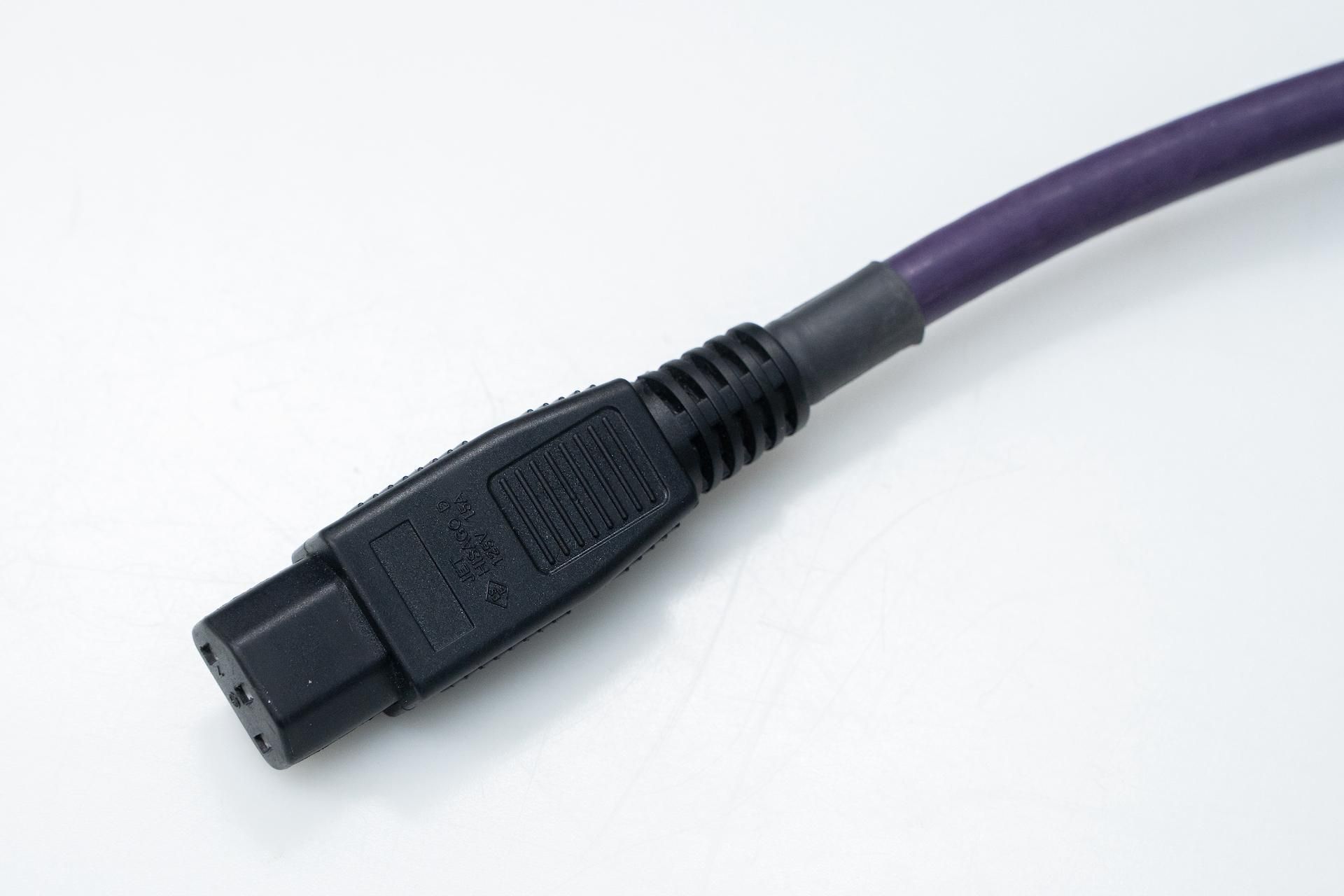 OYAIDE ( オヤイデ ) AXIS-303 GX/1.8m 電源ケーブル 送料無料