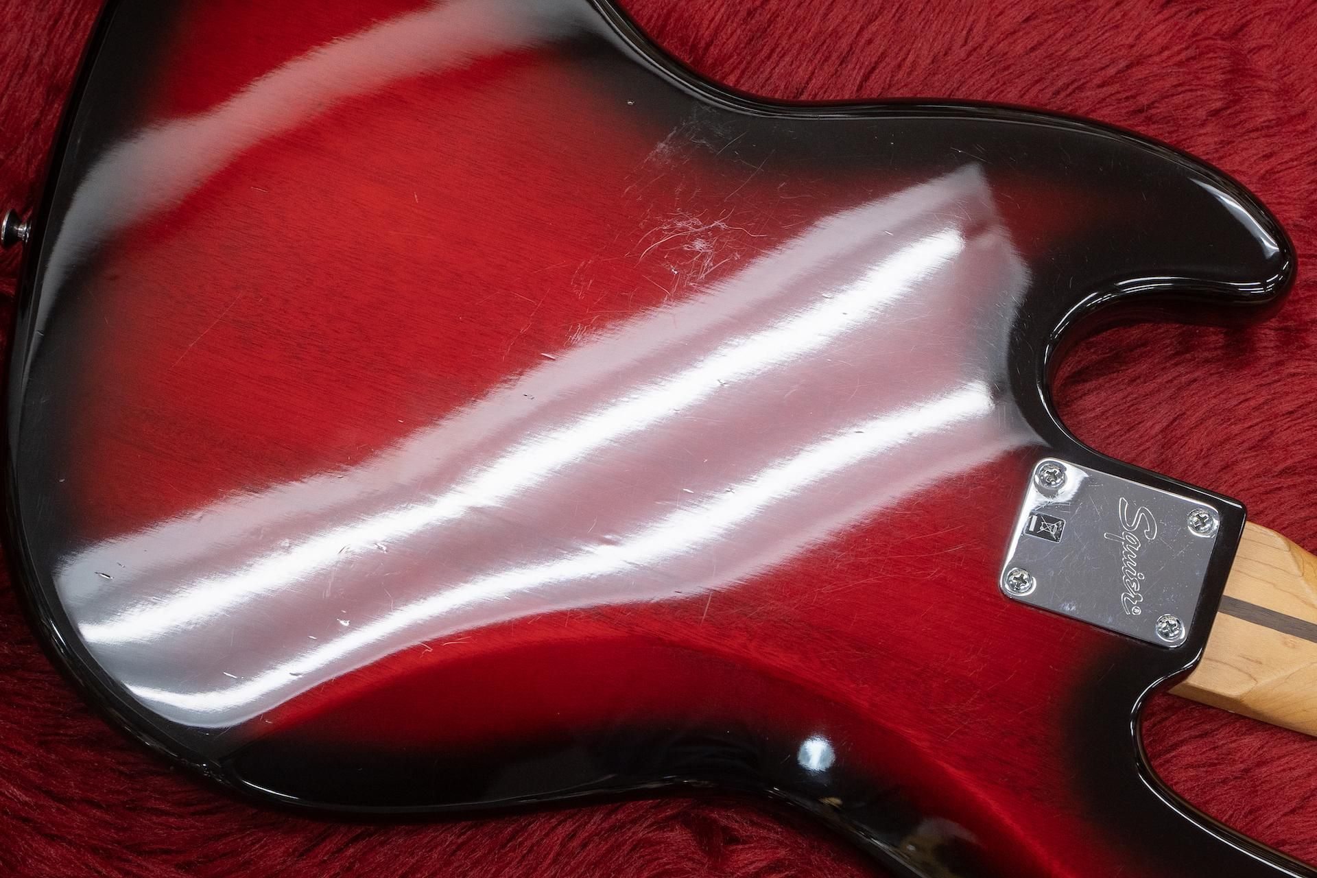 used】Squier / Jazz Bass 2 Tone Red Burst Standard Series used】Squier / Jazz Bass 2 Tone Red Burst Standard Series