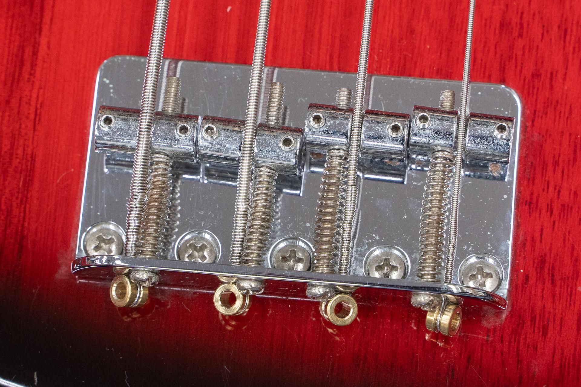 used】Squier / Jazz Bass 2 Tone Red Burst Standard Series used】Squier / Jazz Bass 2 Tone Red Burst Standard Series