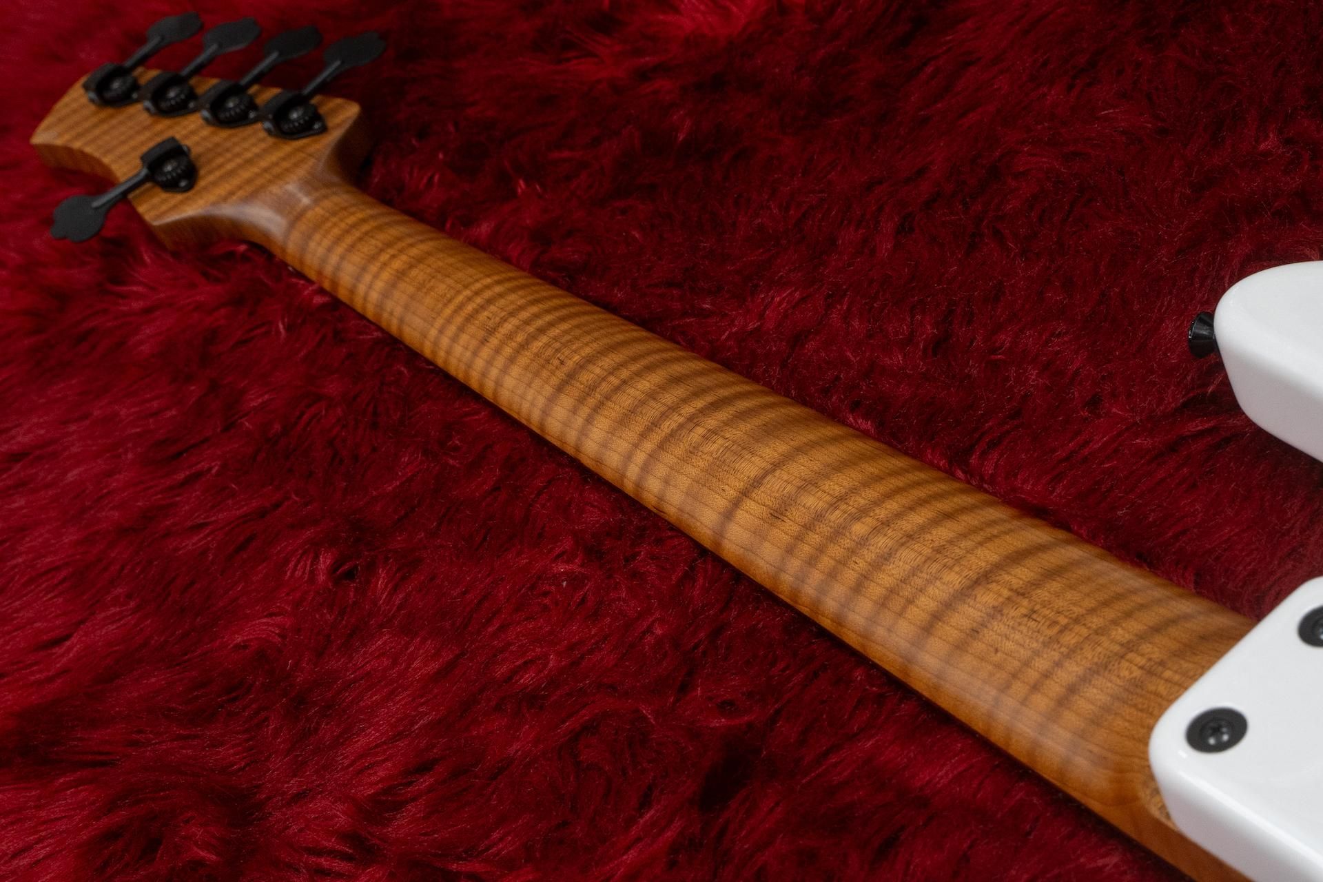 new】Kikuchi Guitars / Custom Bass 5 / snowflake whilte new】Kikuchi Guitars / Custom Bass 5 / snowflake whilte