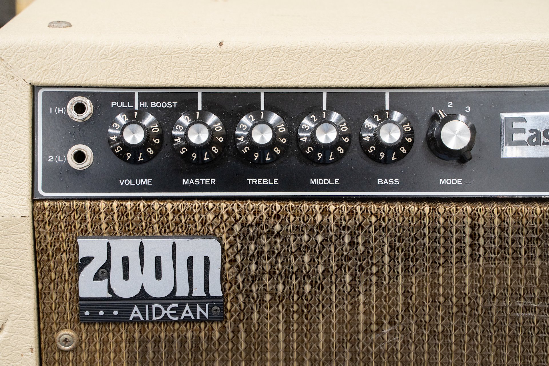 希少 当時物 ZOOM MESIA 古いギターアンプ ZOOM・・・AIDEAN 通電OK 音