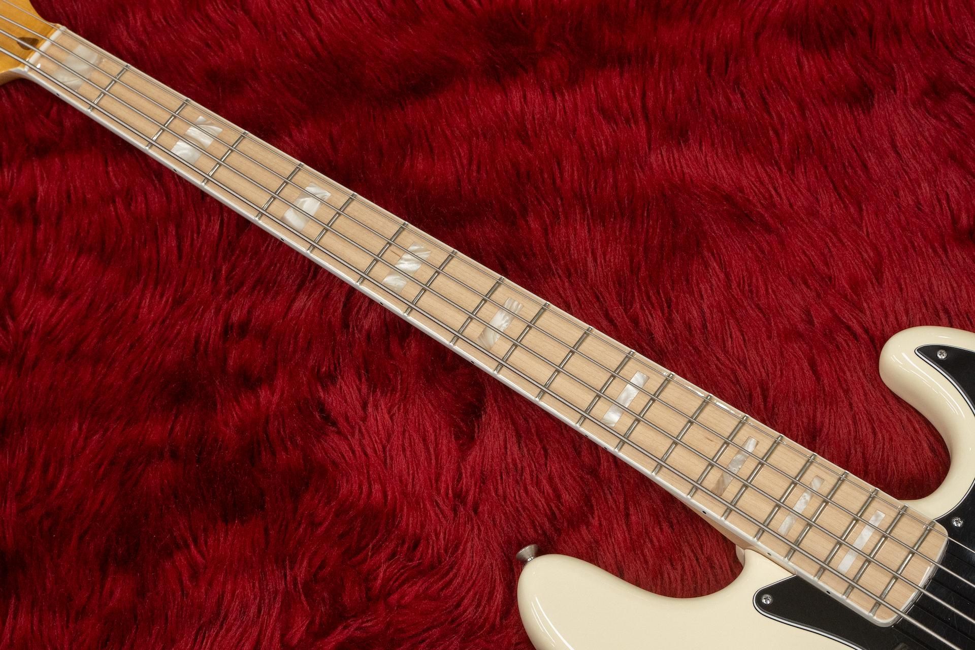 used】Fender / New American Vintage 1974 Jazz Bass White