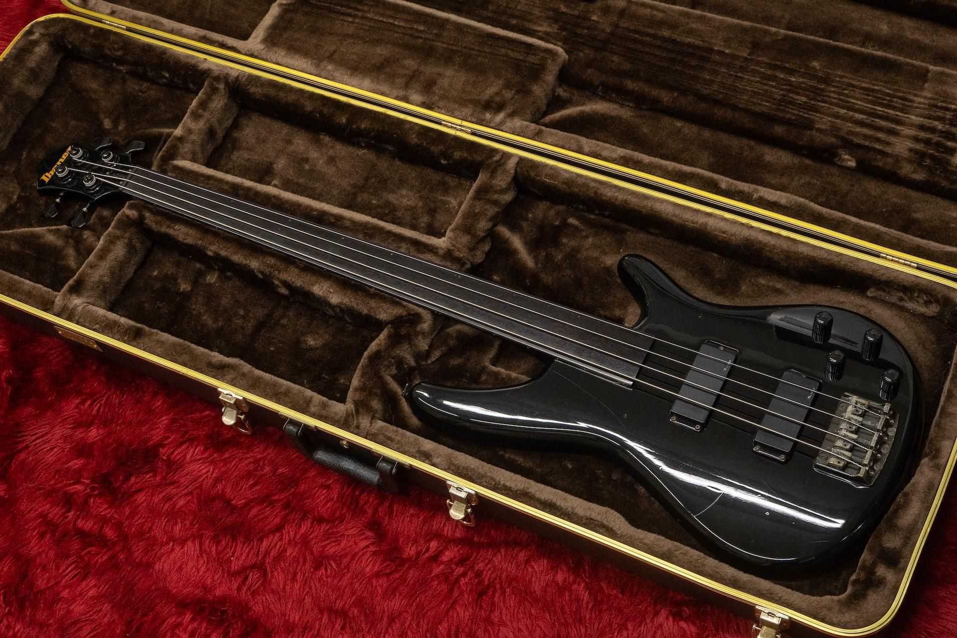 used】Ibanez / 1986 Roadstar Bass Fretless BLK #C860542 used】Ibanez / 1986 Roadstar Bass Fretless BLK #C860542